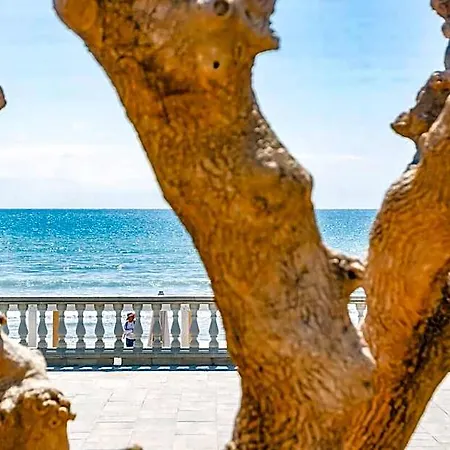 Cozy On The Front Line, Liliane Apartament Sitges